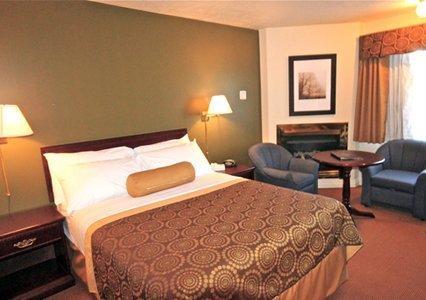Отель Econo Lodge Inn & Suites High Level