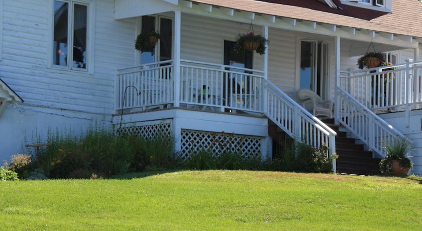 Отель Pow Wow Point Lodge
