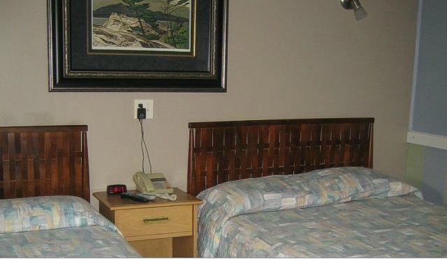 Отель Springmount Motel