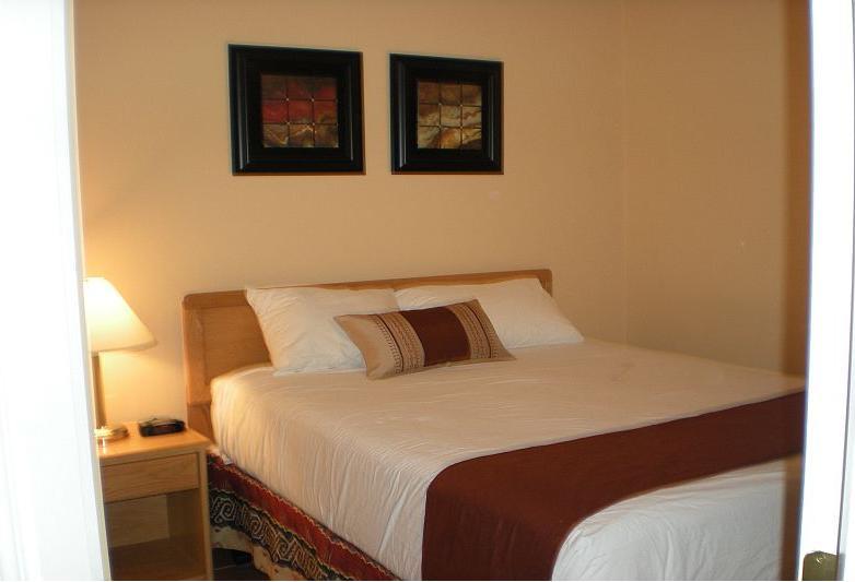 Апартаменты Desert Surfside Waterfront Accommodations