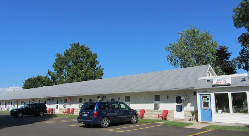 Отель The Maplewood Motel