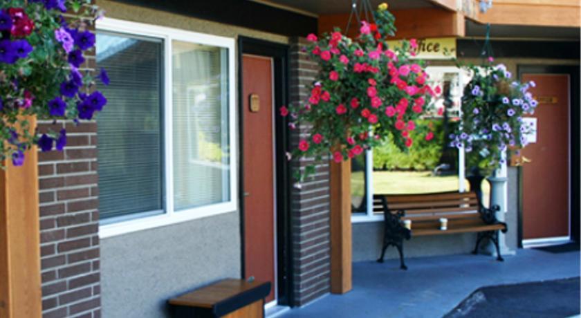Отель Arbutus Grove Motel