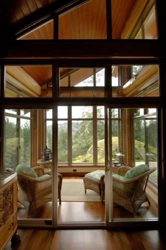 Cougar's Crag Extreme B&B