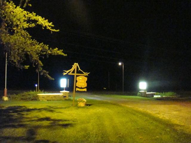 Отель Pinecone Motel