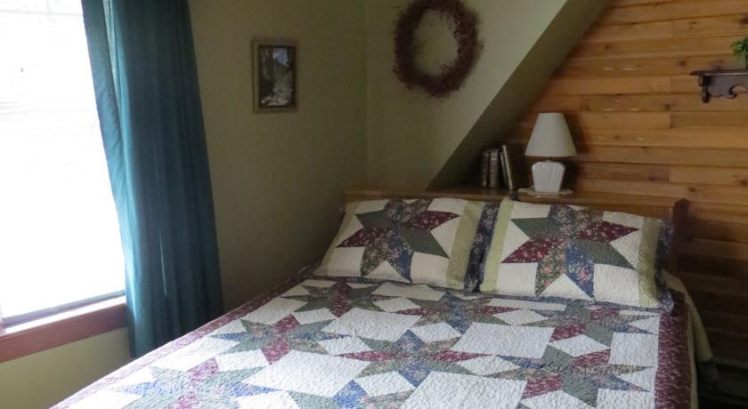 Отель Crandell Mountain Lodge
