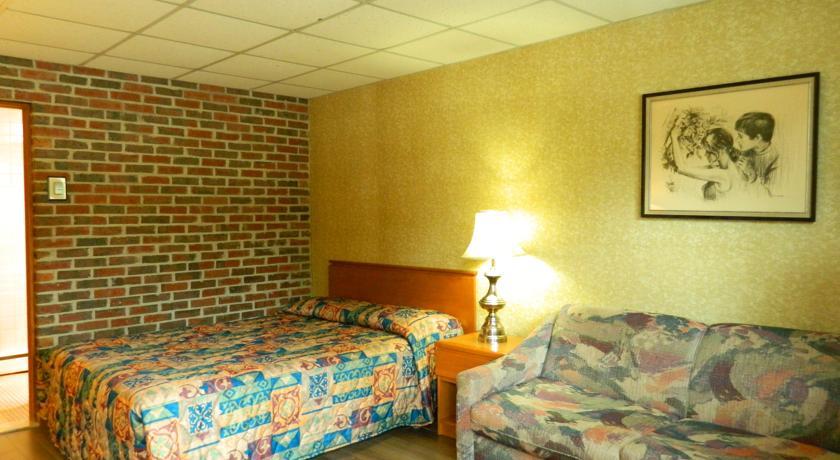 Отель La Paysanne Motel & Hotel