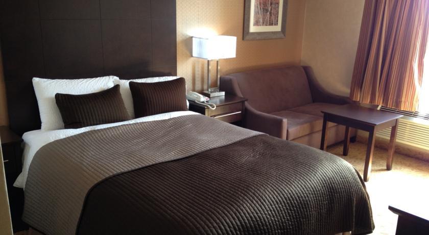 Отель Mississauga Gate Inn