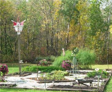 Отель Chickadee Lane Bed & Breakfast