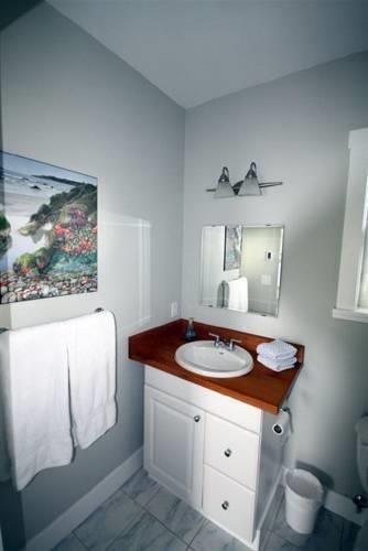 Guest Room 184