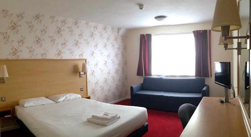 Отель Phoenix Epping Hotel