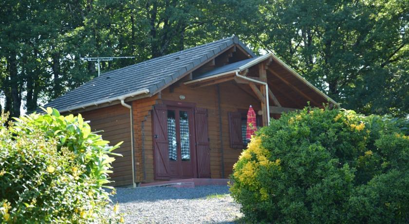 Отель Les Chalets de Lavialle