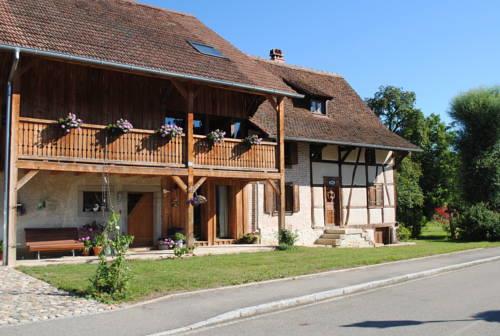 Отель Gîte Le Liseron