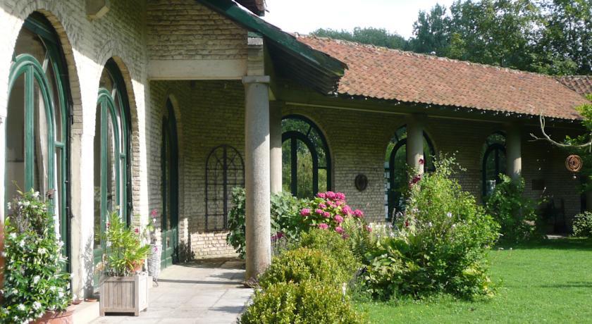 Мини-отель Manoir De Bois En Ardres