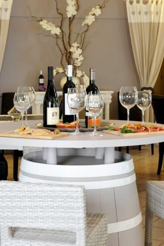 Отель Hôtel Restaurant La Ferme Saint Ferreol