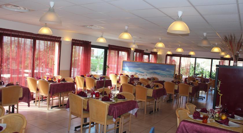 Отель Le Champ des Lys