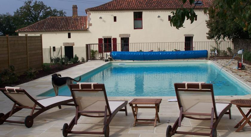 Апартаменты Gîte La Longère de la Thébline