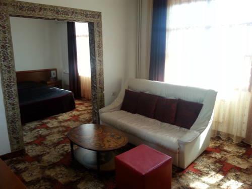 Отель Maxim Family Hotel