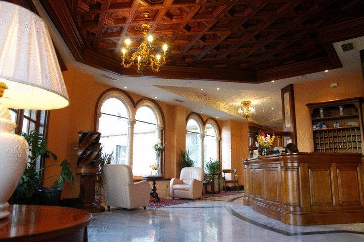 Отель Hotel Aranda
