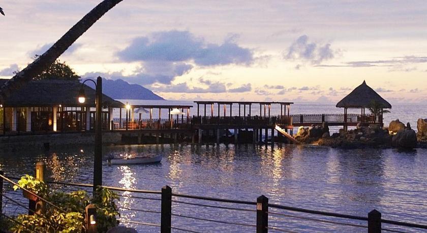 Отель Le Meridien Fisherman's Cove