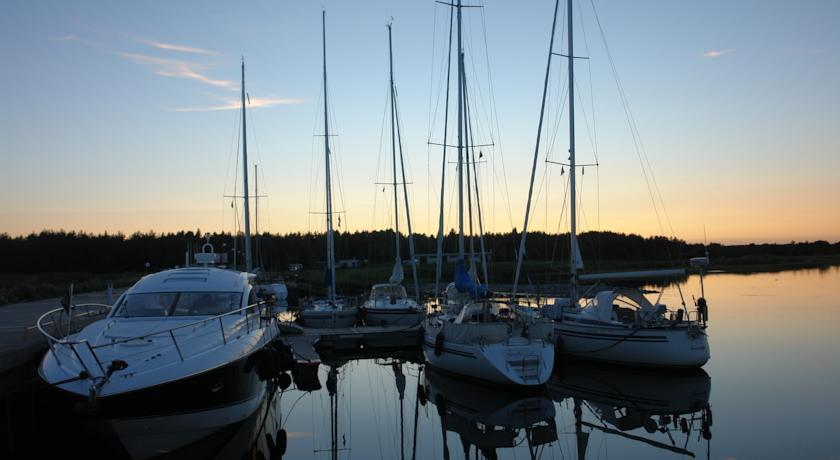 Отель Lõunaranna Harbour Accommodation