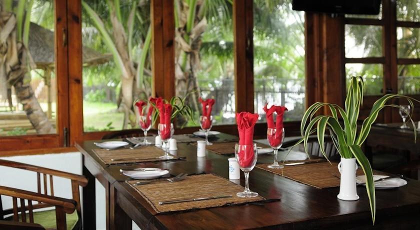 Отель Le Relax Beach Resort - Praslin