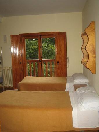 Отель Albergue Espinosa de los Monteros