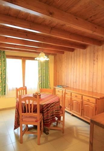 Апартаменты Apartamentos Rurales Les Barnedes