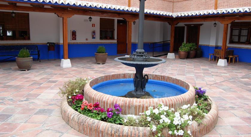Отель Hotel El Cortijo de Daimiel