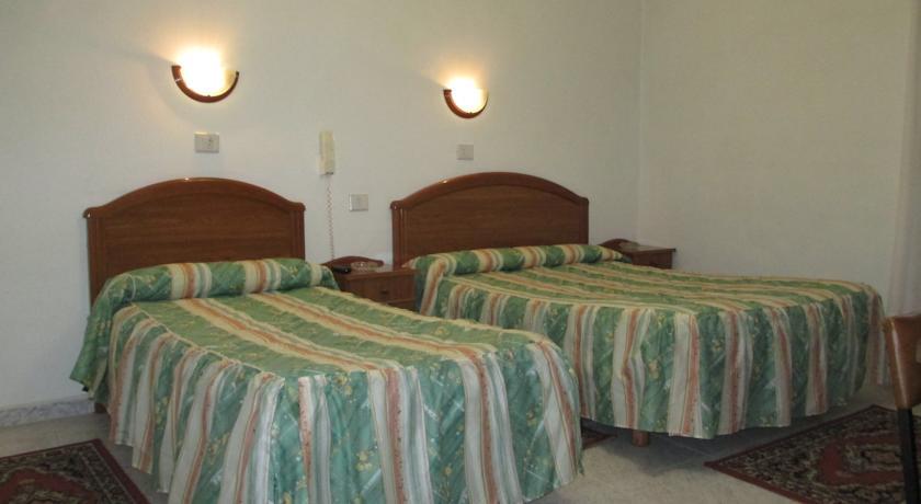 Отель Hotel Venezuela