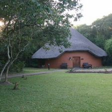 Отель Dumazulu Lodge & Traditional Village