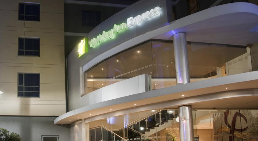 Отель Holiday Inn Express Sandton-Woodmead 