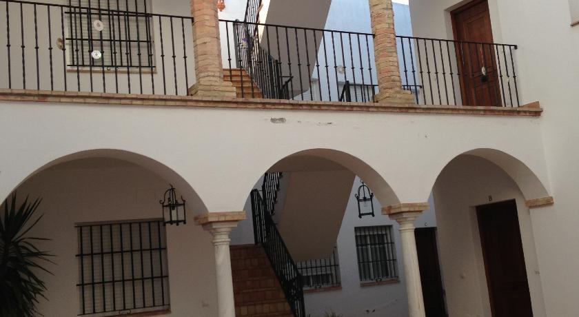 Апартаменты Quartos City Apartments Carmona