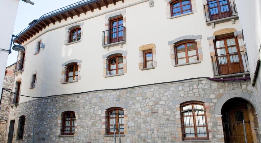 Отель Apartamentos Sorripas
