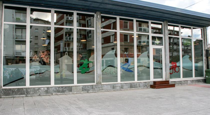 Хостел Mundaka Hostel & Sports Cafe