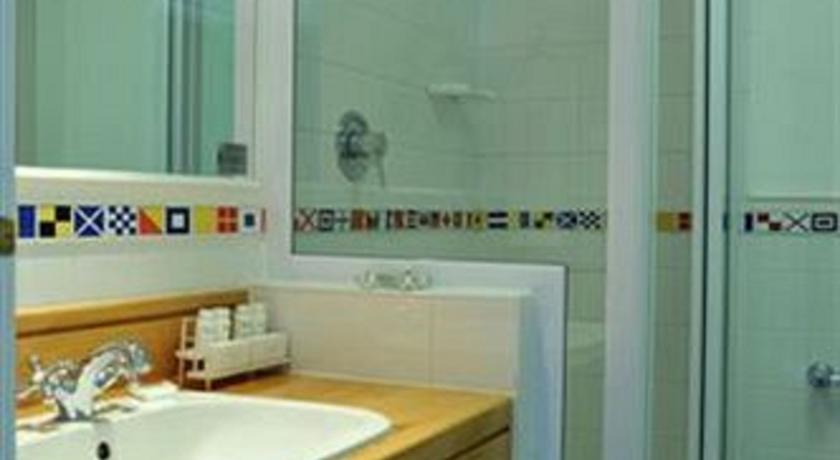 Отель Simon's Town Quayside Hotel
