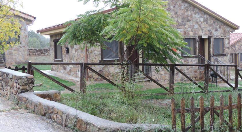 Отель Las Casitas De La Poza