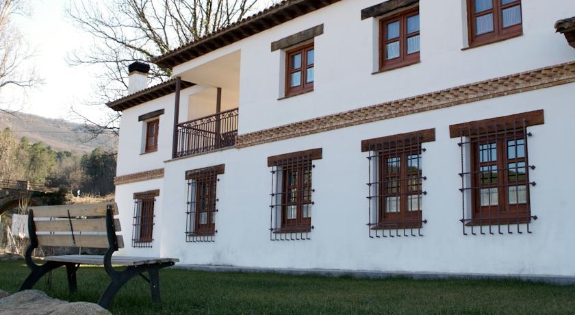 Отель Casa Viriato Navamorcuende