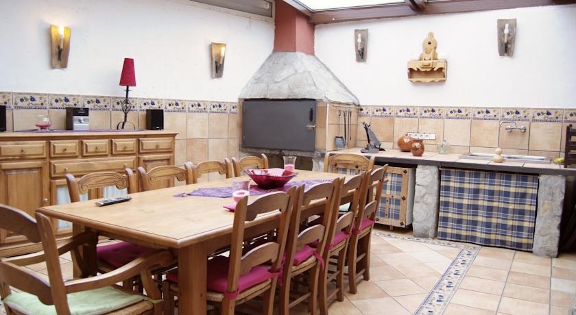 Отель Casa Viriato Pelahustán