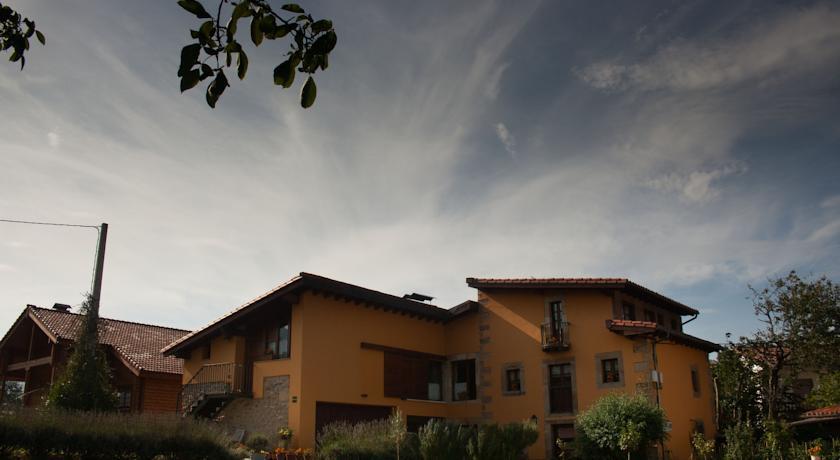 Апартаменты Apartamentos Rurales La Casa Vieja De Silió
