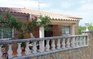 Отель Holiday Home Carrer Sureres