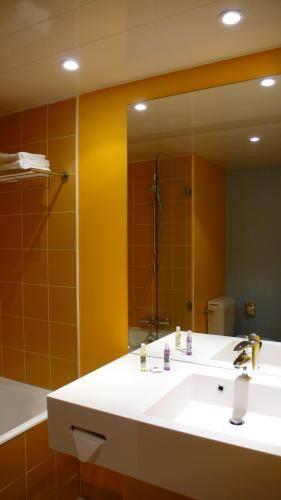 Отель Mercure Parc Du Coudray