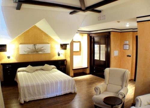 Отель Hotel Los Cerezos