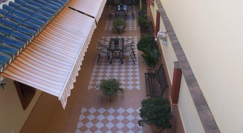 Гостевой дом Hostal Monteolivos
