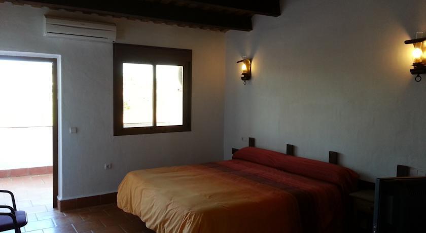 Отель Hotel Rural La Ardila*