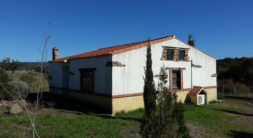 Отель Apartamentos Rurales La Albuera*