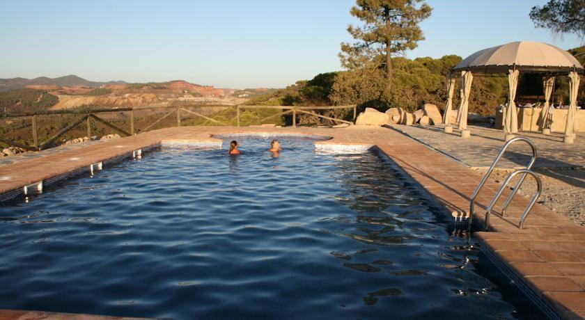 Отель Cortijo La Cerezuela