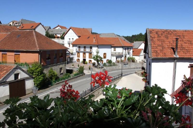 Отель Hotel Rural Eseverry