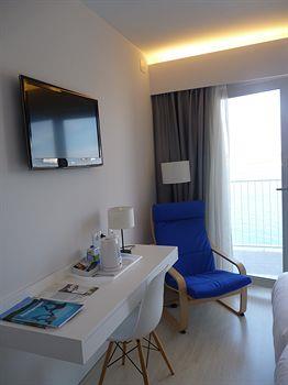 Отель Rey Carlos III Hotel Menorca