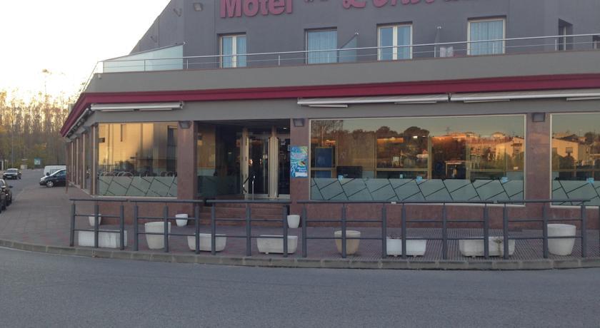 Отель Motel l'Entrada