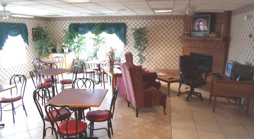 Отель Magnuson Hotel Countryside